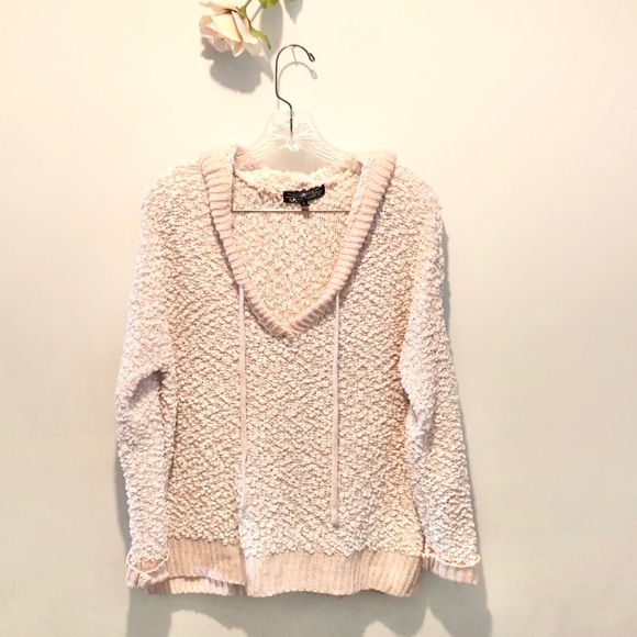 Almost Famous Pink Popcorn Hooded Sweater LIKE NEW